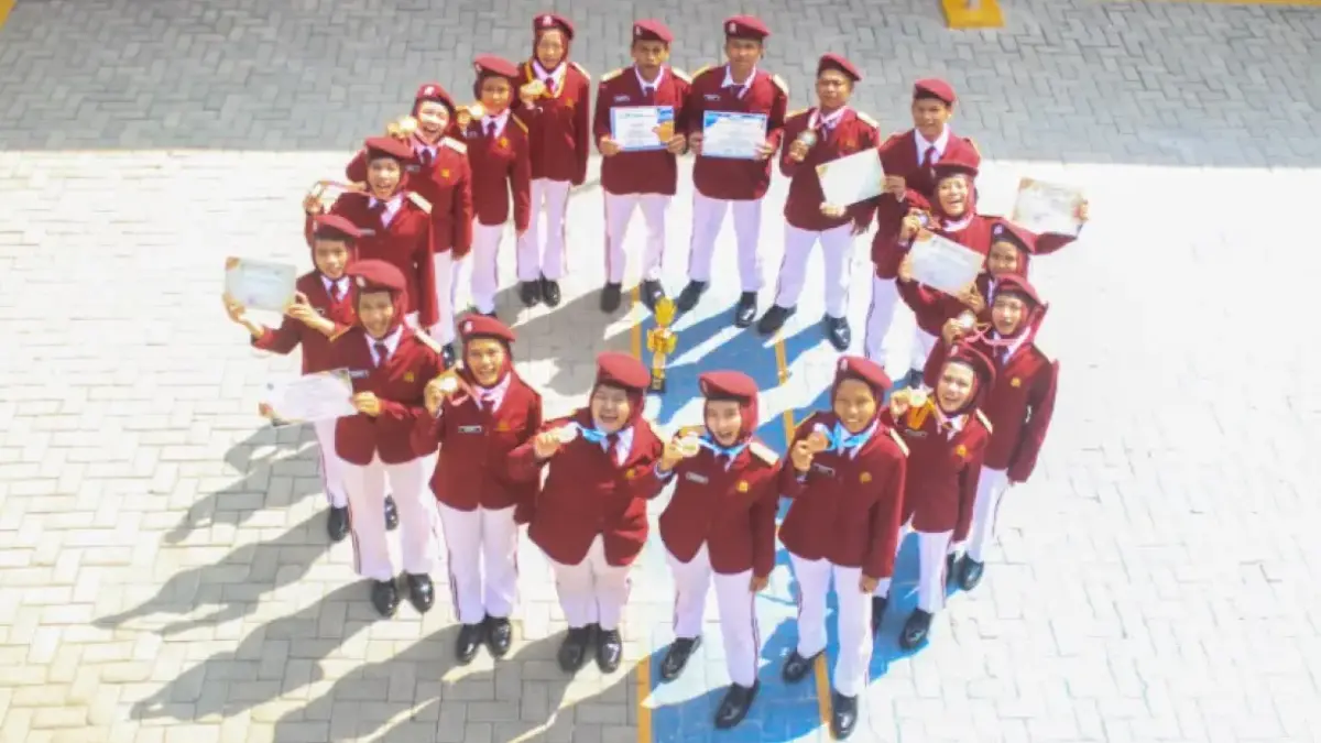 GEMILANG : Sebanyak 18 siswa SRMA 18 Blora meraih prestasi akademik dan non akademik di tingkat kabupaten, provinsi hingga nasional.