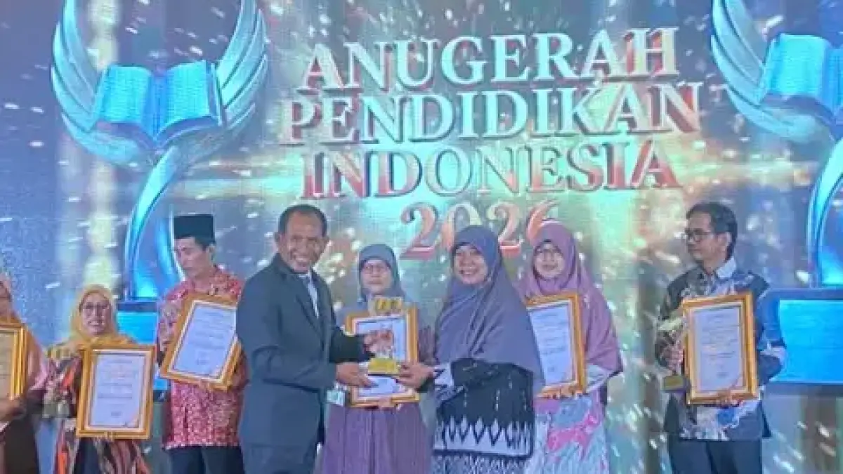 SMP Islam Terpadu Harapan Bunda kembali mencatat prestasi dengan meraih penghargaan kategori Inovasi Layanan Perpustakaan Digital pada Malam Puncak Anugerah Pendidikan Indonesia 2026 yang diselenggarakan Jawa Pos Radar Semarang.