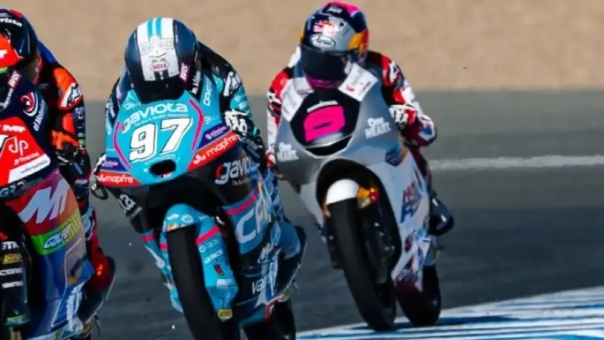 Marco Morelli (97) dan Veda Ega Pratama (9) di Jerez. (Instagram/hakimdanish_13)