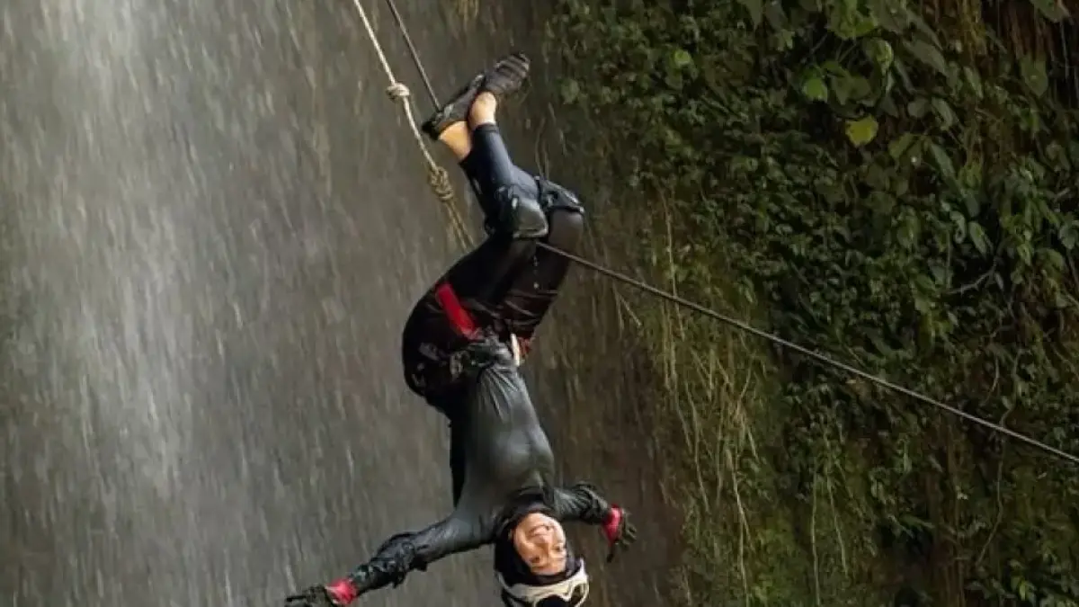 Canyoning seru di Coban Srengenge. (Pinterest)