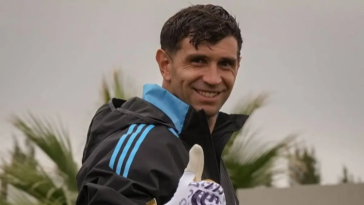 Juventus mulai menjalin komunikasi dengan Emiliano Martinez yang siap hengkang dari Aston Villa.
