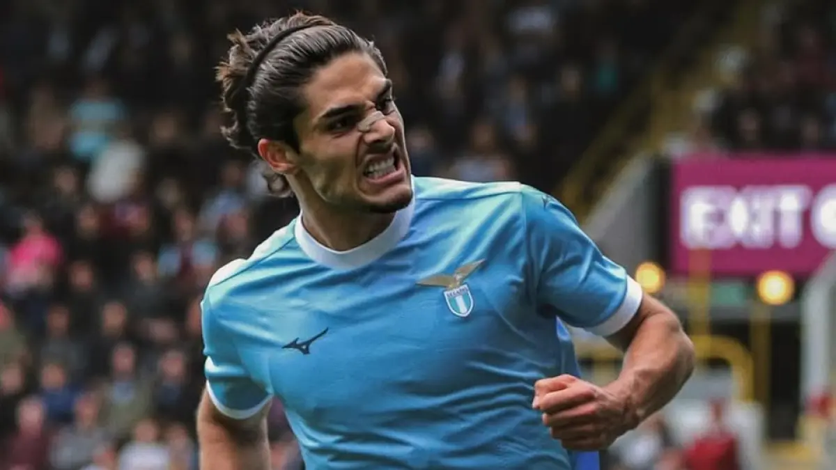 Lazio masih unggul rekor, namun Fiorentina mulai menunjukkan perlawanan. Siapa yang akan menang? Ini ulasan lengkapnya.