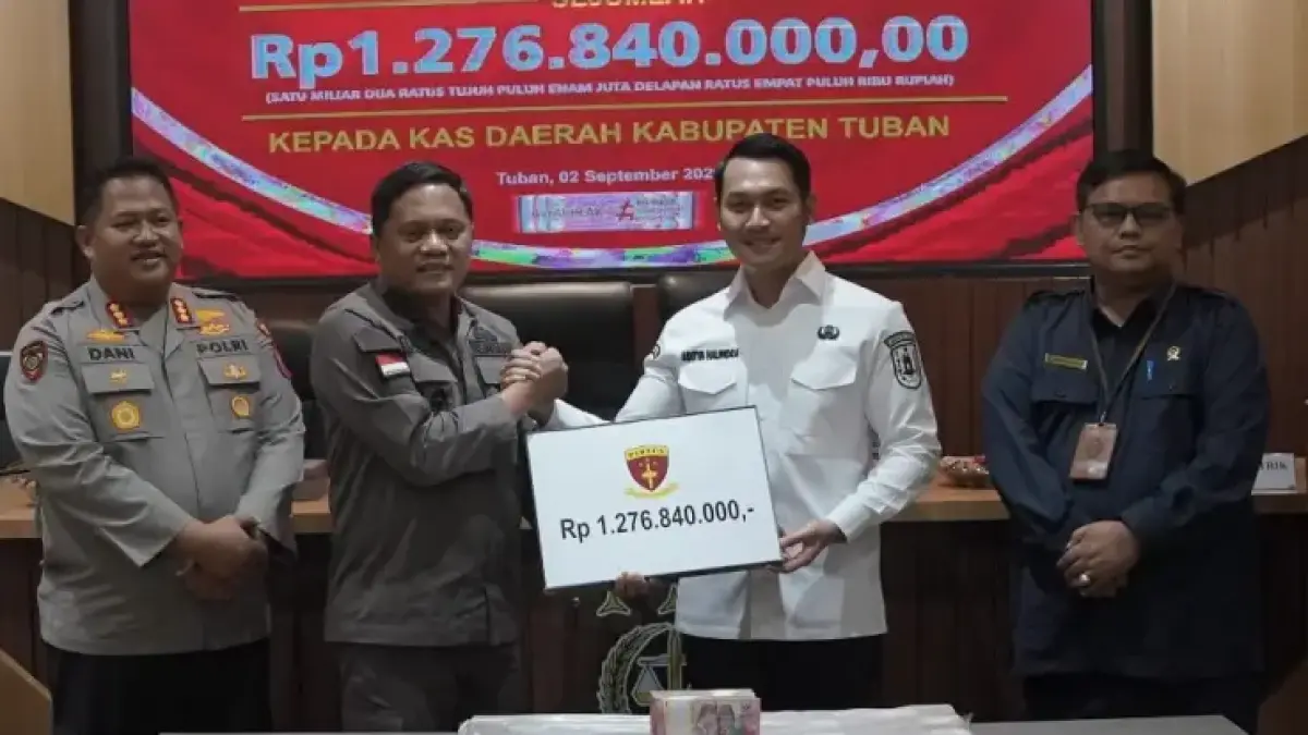 Kejari Tuban kembalikan aset sebesar Rp 1,27 Miliar ke kasda. (Istimewa)