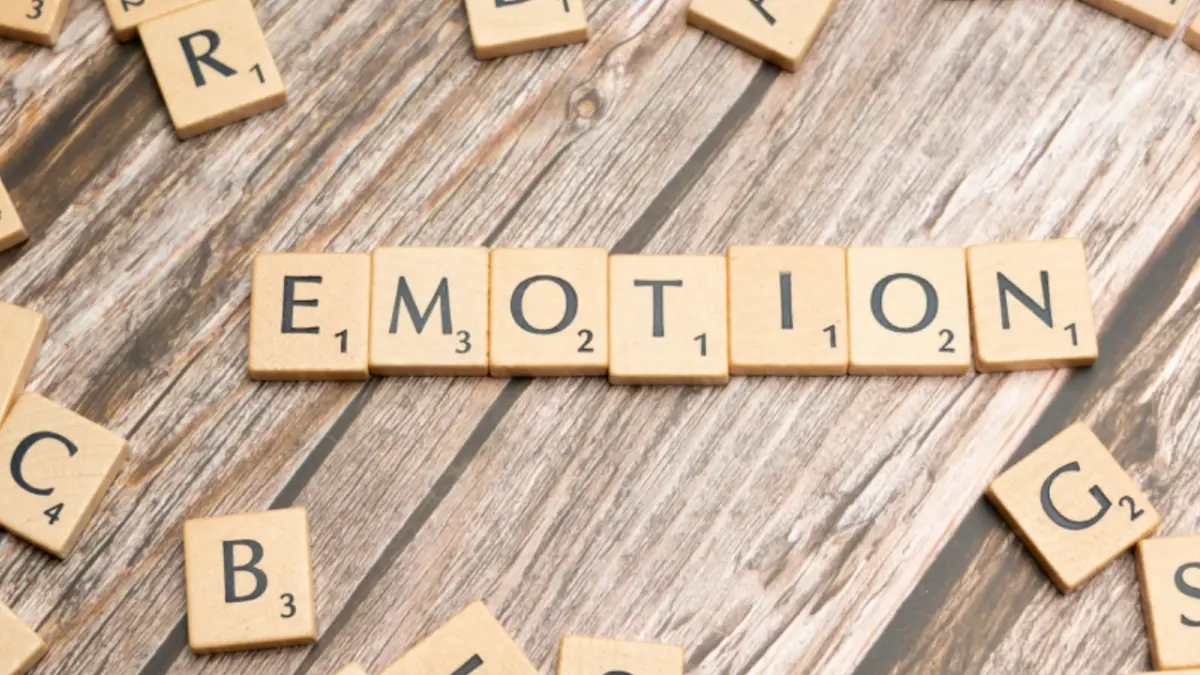 Mulai dari memaafkan diri sendiri hingga berhenti mengejar kesempurnaan, lakukan tips ini untuk membangun aura positif dan rasa percaya diri tiap pagi.