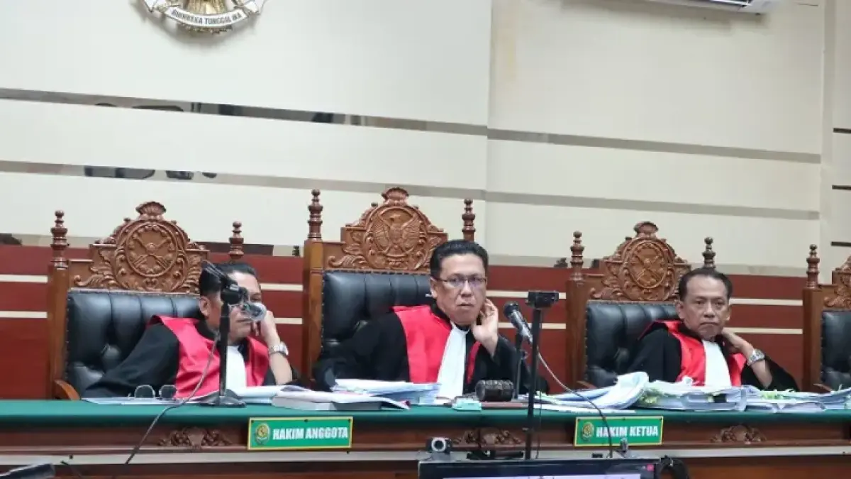 Suasana sidang rekayasa perangkat desa di PN Tipikor Surabaya