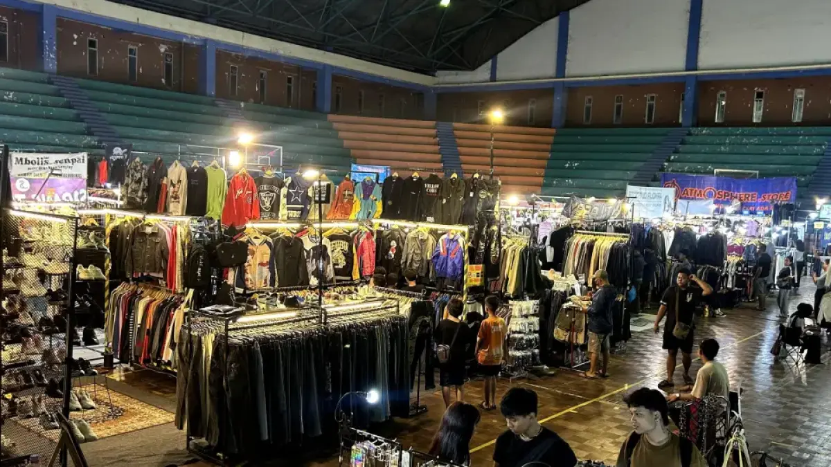 Suasana Festival Trendvault Vaganza yang digelar di GOR Wilis Kota Madiun pada 4–13 September 2026 menghadirkan lebih dari 50 tenant fashion dan beragam hiburan.