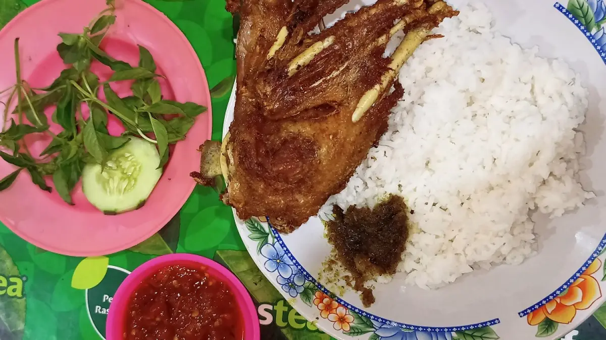 Bebek palupi adalah salah satu kuliner bebek di Kota Surabaya 