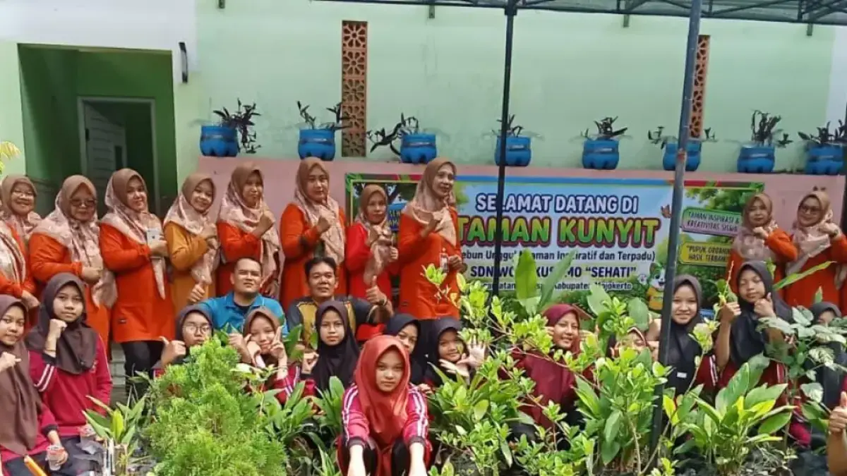 KOMPAK: SDN Wonokusumo Mojosari memperingati Hari Keanekaragaman Hayati Internasional dengan meluncurkan program inovatif Taman KUNYIT, Jumat (22/5). (Basuni JPRM)