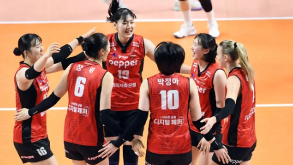 Para pemain AI Peppers merayakan poin saat menghadapi Hyundai Hillstate di V-League musim lalu. (KOVO)