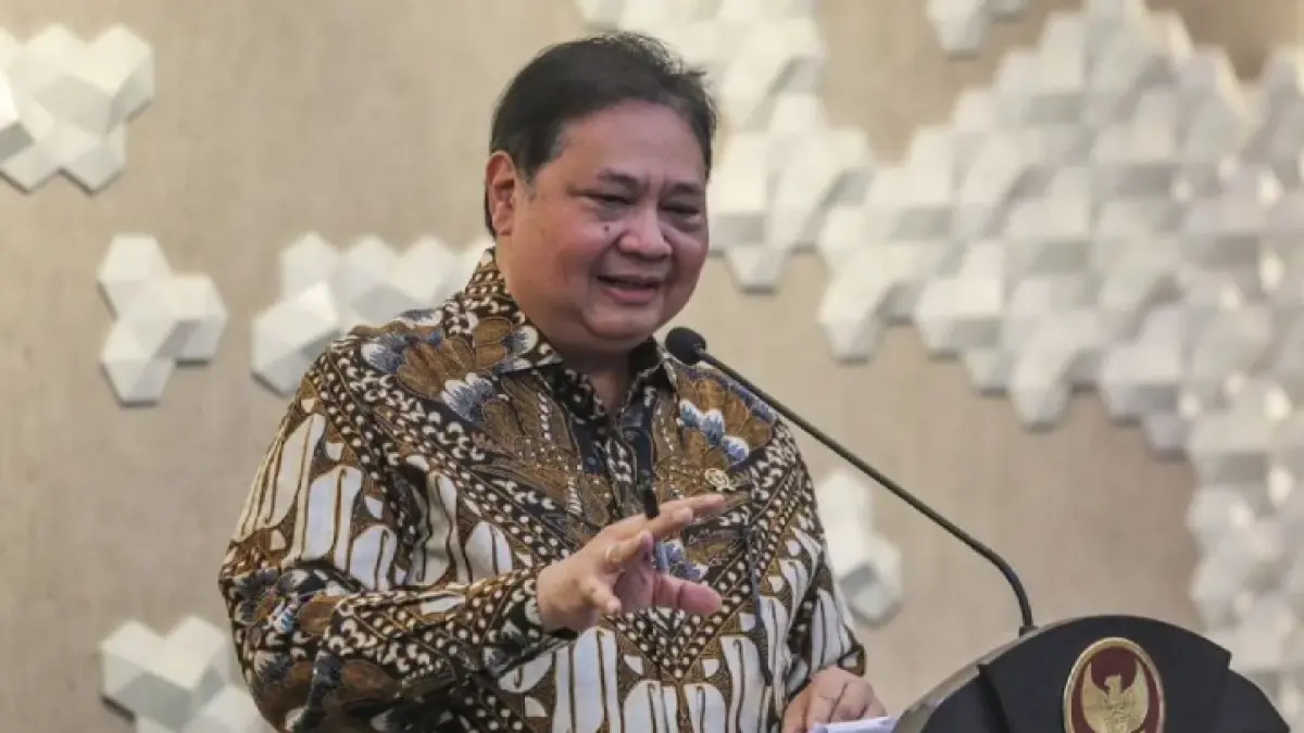 Menteri Koordinator (Menko) Bidang Perekonomian Airlangga Hartarto ungkap gaji ke-13
