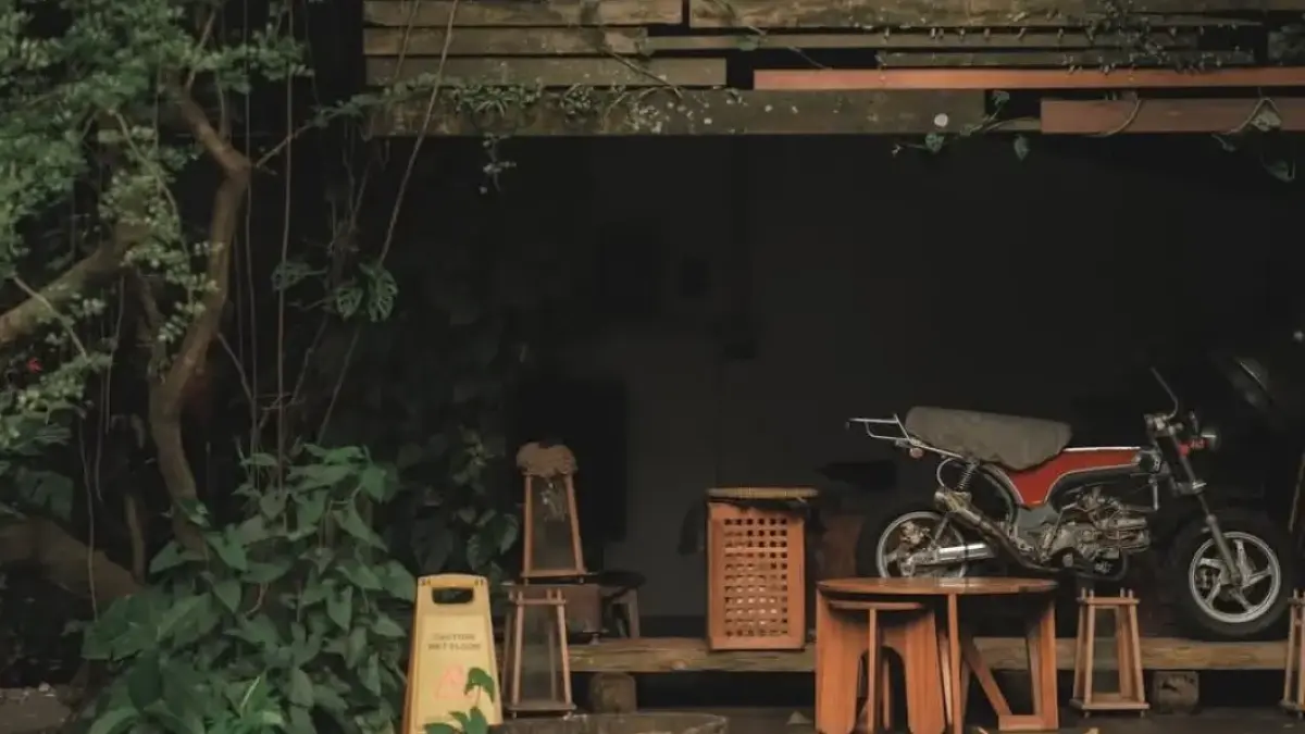 Nongkrong syahdu di tengah Kota Malang. (Instagram @gartenhaus_co)