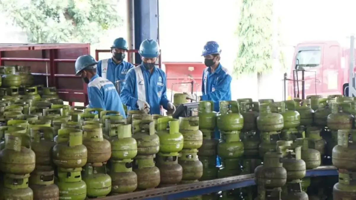STOK AMAN: Pertamina Patra Niaga menambah pasokan LPG 3 kg untuk long weekend Paskah. (Pertamina Patra Niaga)