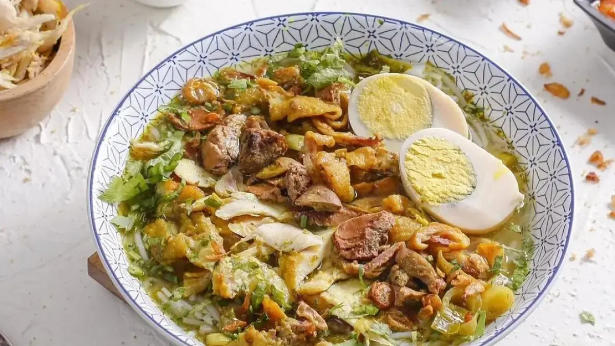 Soto legendaris di Malang. (Instagram @sotoayam_ambengan)
