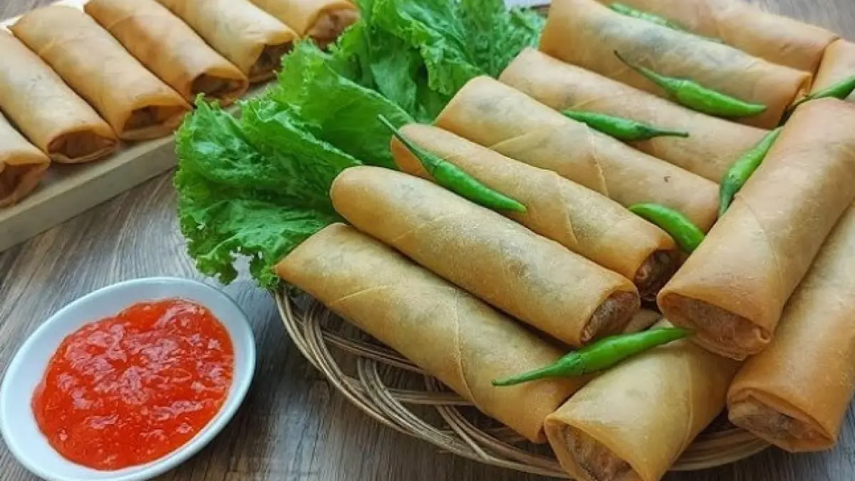 Ilustrasi kreasi resep lumpia.