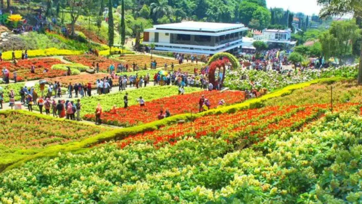 Suasana ramai di Wisata Selecta Kota Batu (Pinterest/Joko Sumargono)