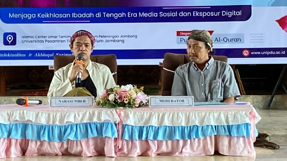 Pembina Yayasan Unipdu KH M Zainul Ibad SAg  (Gus Ulib) saat menjadi narasumber di Kajian Ramadan Unipdu, Jumat (15/3).