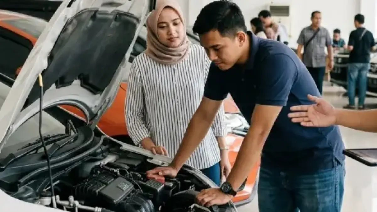 Honda Jazz 2026 diprediksi hadir dengan desain baru, opsi hybrid, Ultra Seat, Honda Sensing, serta harga mulai sekitar Rp320 juta.