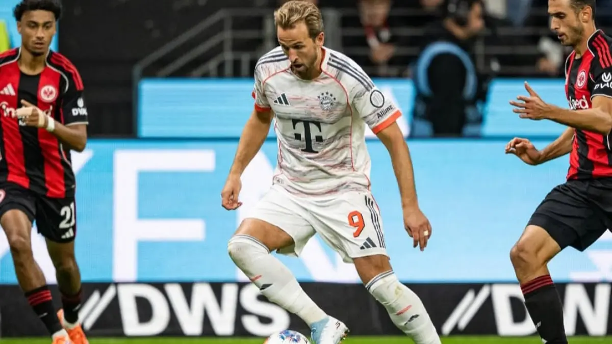 Bayern tampil menyerang, PSG mengandalkan counter, laga diprediksi sengit dengan banyak gol.