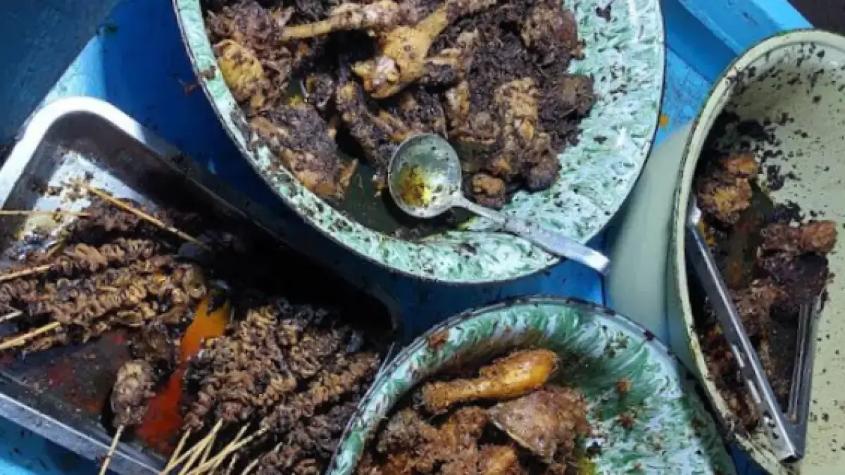 Bebek bumbu hitam favorit mahasiswa. (Miew / Google Maps)