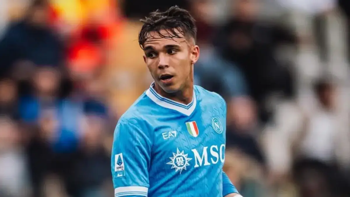 Napoli memilih mempertahankan Giovane. (instagram.com/giovane_nascimento03)