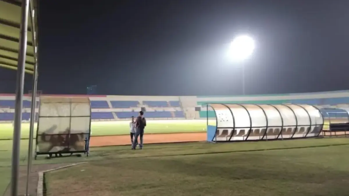 Tim berjuluk Laskar Mataram ini tak mau setengah-setengah dalam mempersiapkan Stadion Sultan Agung (SSA) di Bantul, Jumat malam 7 Agustus 2026 menjajal lampu stadion. (Rizky Wahyu/Radar Jogja)