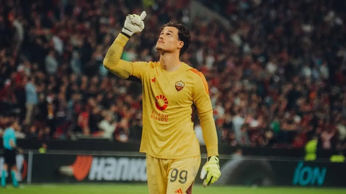 PSG dan klub elite Eropa bersaing mendapatkan Mile Svilar.