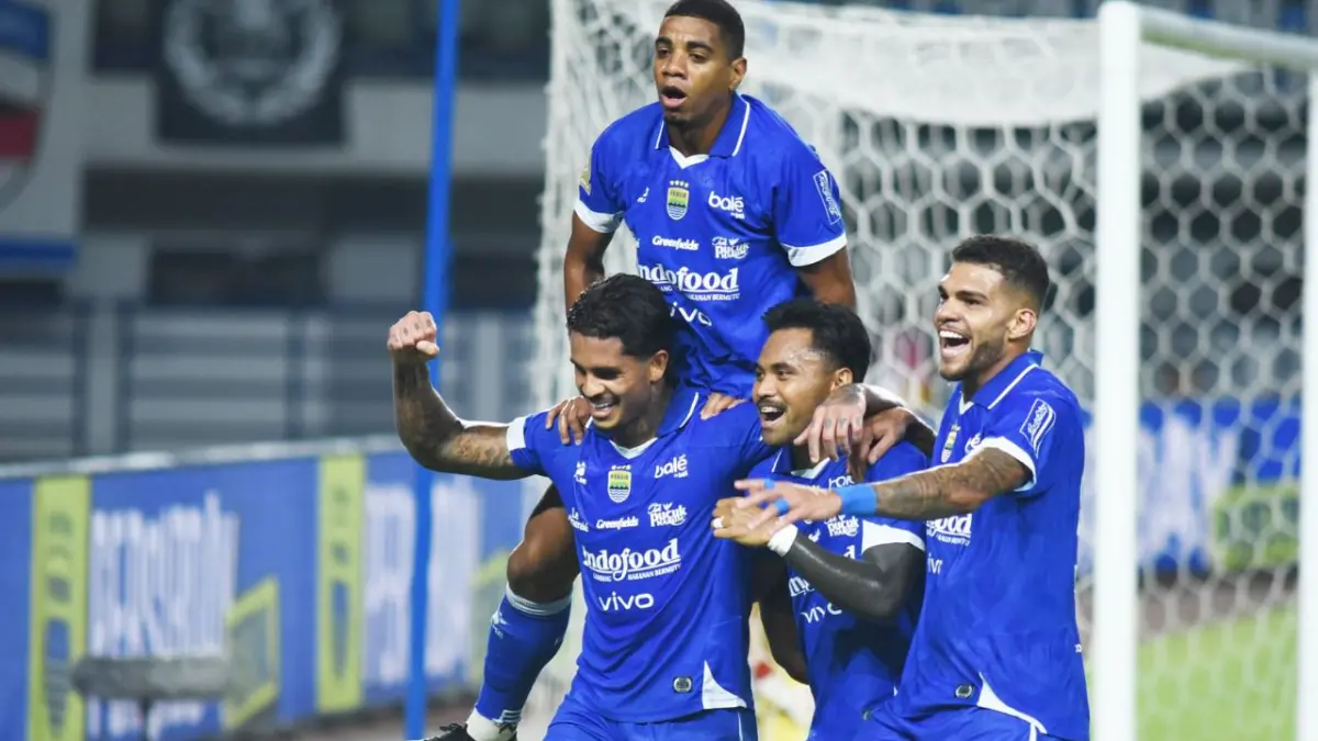 Prediksi skor dan analisis kekuatan Persib Bandung vs Bali United.