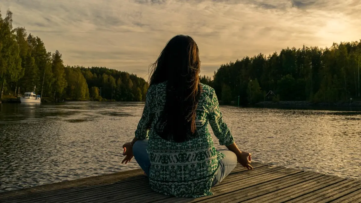 Kebiasaan yang selalu tenang kendalikan emosi lewat mindfulness.